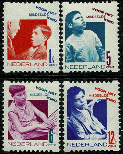 Kinderpostzegels 1931 met Roltanding